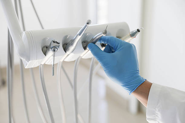 Professional Emergency Dentist technician working in Glendale, WI